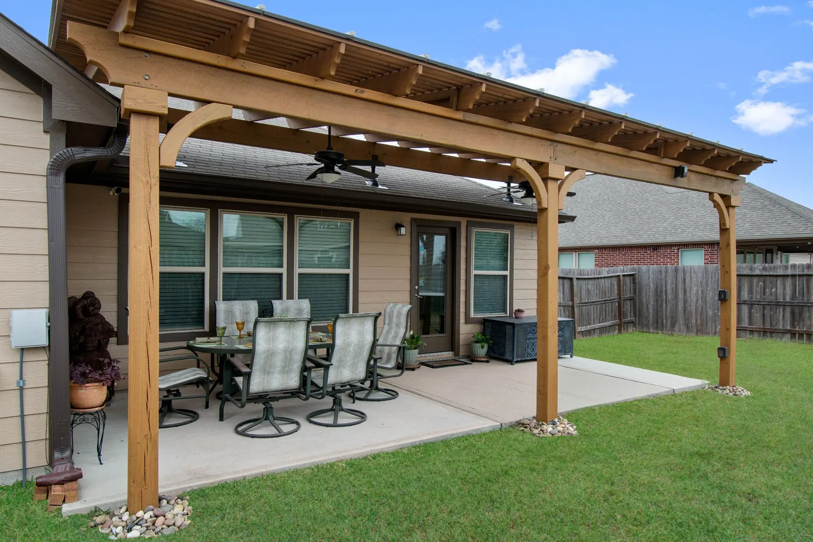 Custom Pergola Builders