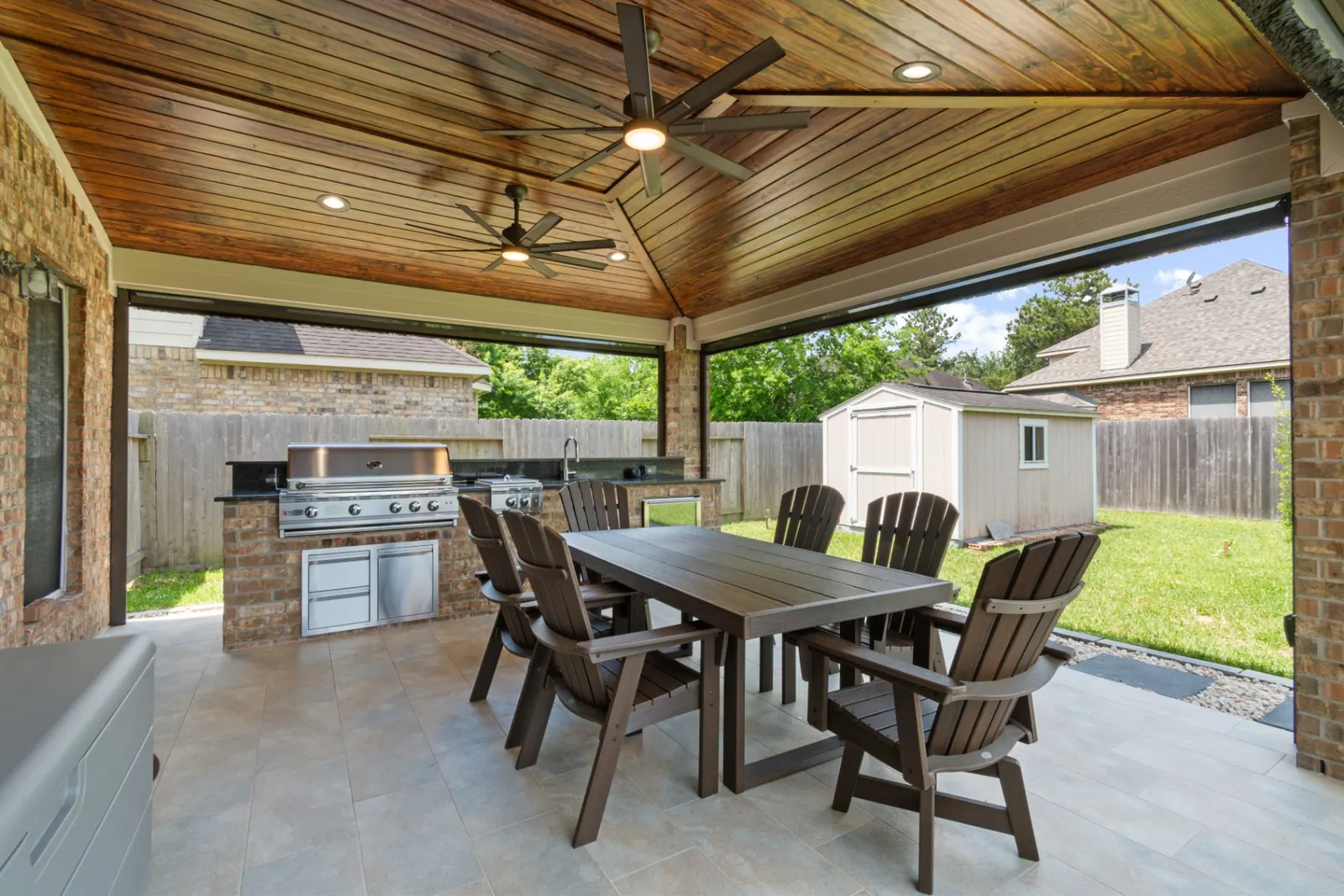 Completed outdoor kitchen project 10