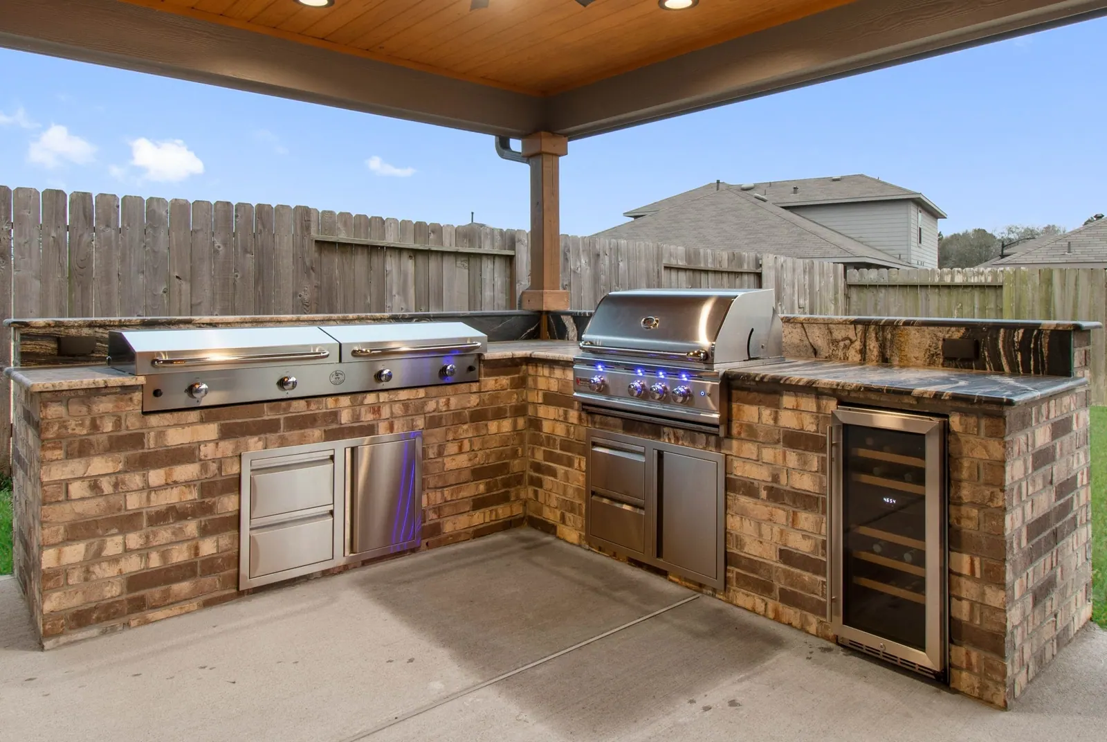 Luxury Outdoor Kitchens