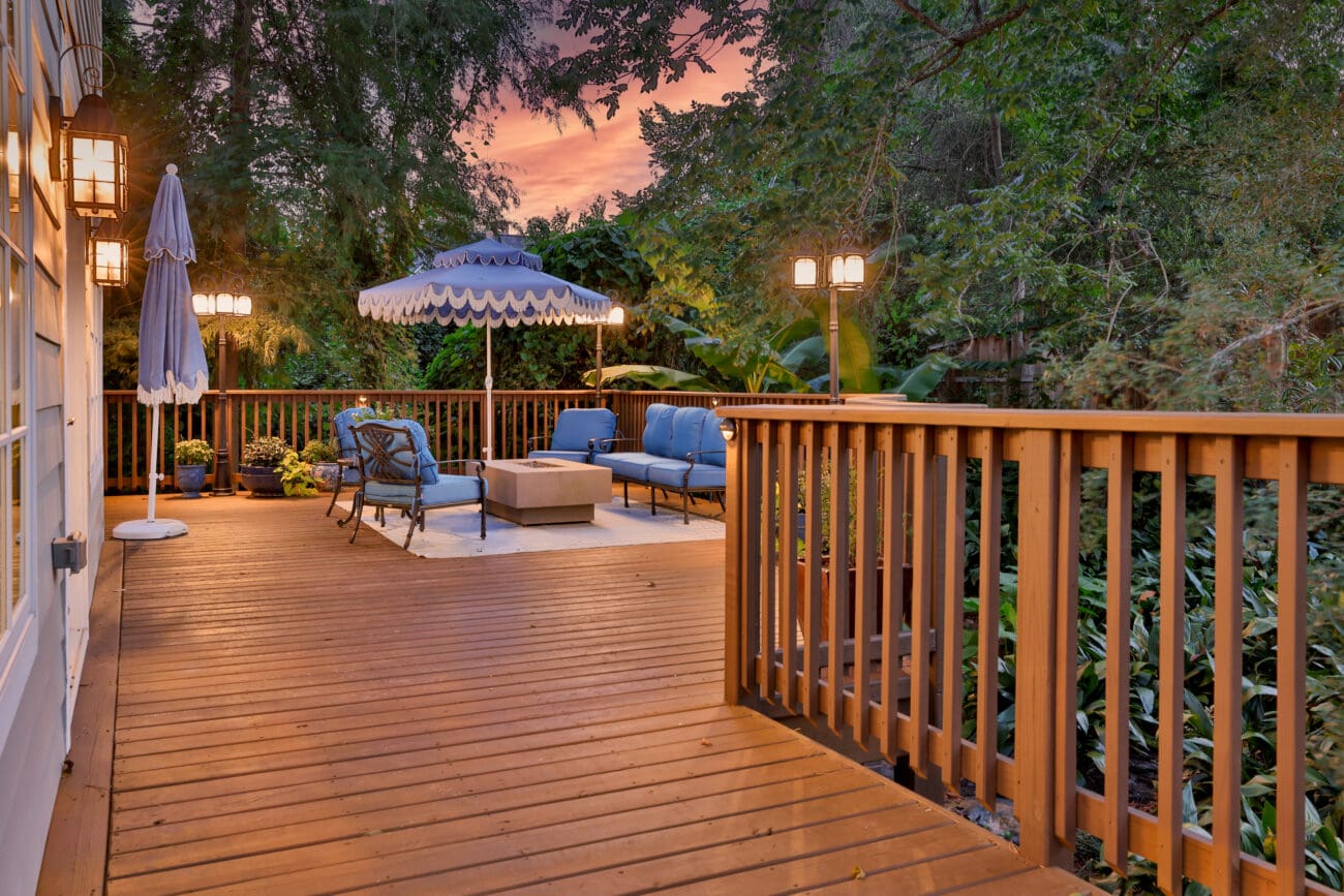 balcony deck, walkway
